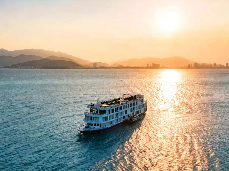 Tour Du Thuyền Sealife Nha Trang – Trải Nghiệm Ngắm Hoàng Hôn Đẳng Cấp